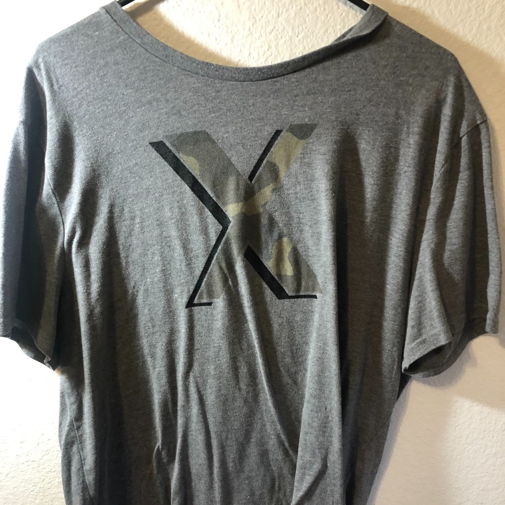 EXPRESS MEN'S XL GRAPHIC T-SHIRT GRAY CAMOUFLAGE !